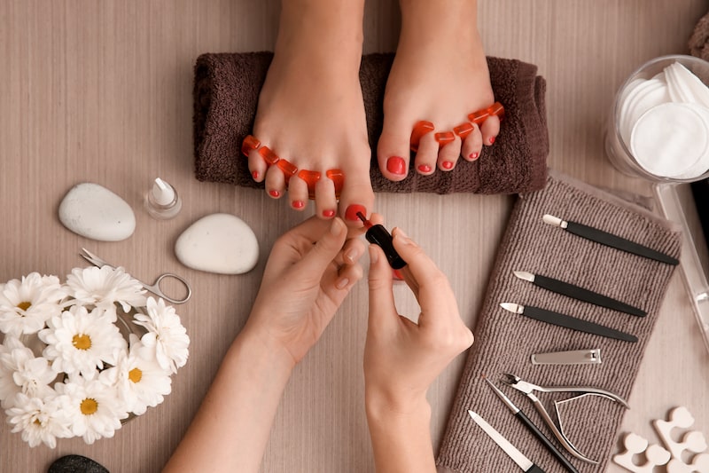 Manicure / Pedicure